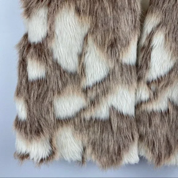 Neutral Faux fur vest - Picture 10 of 16